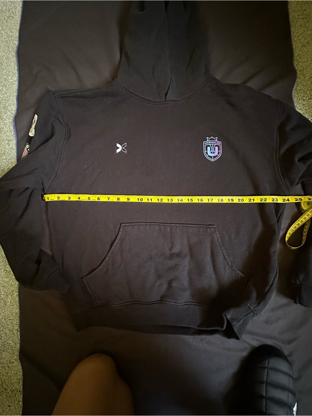 EVERYONE WATCHES WOMEN’S SPORTS™ X UNRIVALED BASKSETBALL HOODIE - Rare - Picture 9 of 10